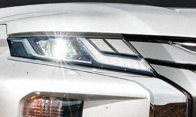 PRZEDNIE REFLEKTORY BI-LED