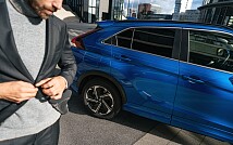 Mitsubishi_2023_Eclipse-Cross-PHEV_SNS_ST04C.jpg