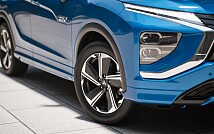 Mitsubishi_2023_Eclipse-Cross-PHEV_SNS_Main_8_Blue.jpg
